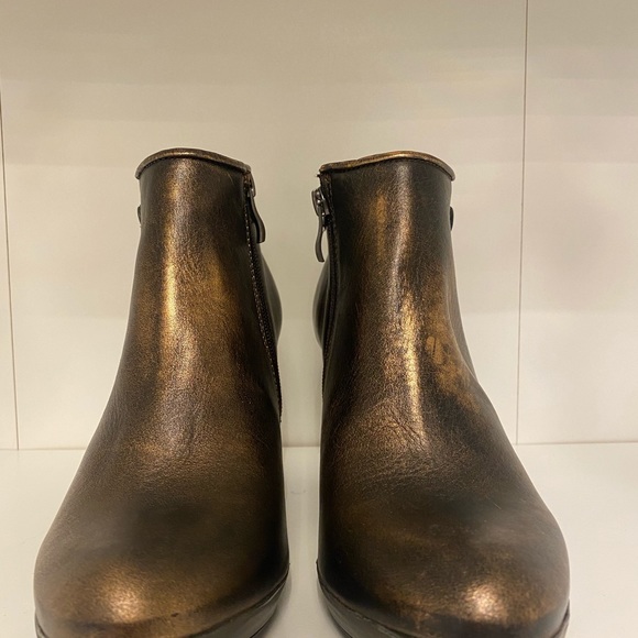 ⭐️ NEW ⭐️ OVERLAND BOOTIE - Picture 4 of 5